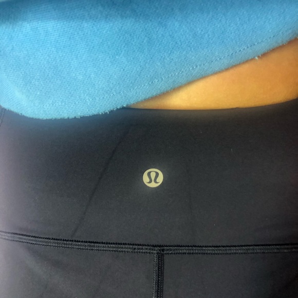 Lululemon Women’s Cropped Leggings - Picture 3 of 3